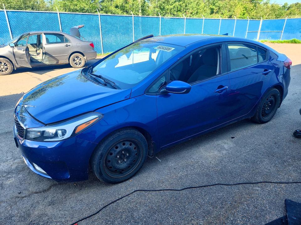 66565806 :رقم المزاد ، 3KPFL4A76JE276941 vin ، 2018 Kia Forte مزاد بيع