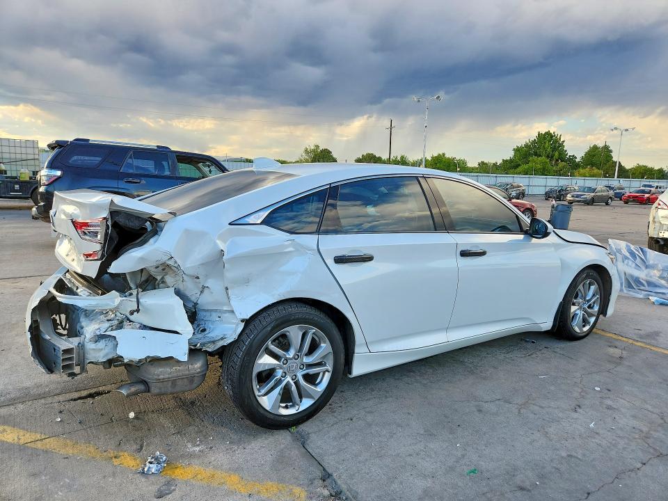 Продаж на аукціоні авто 2018 Honda Accord, vin: 1HGCV1F1XJA246300, номер лоту: 65877726