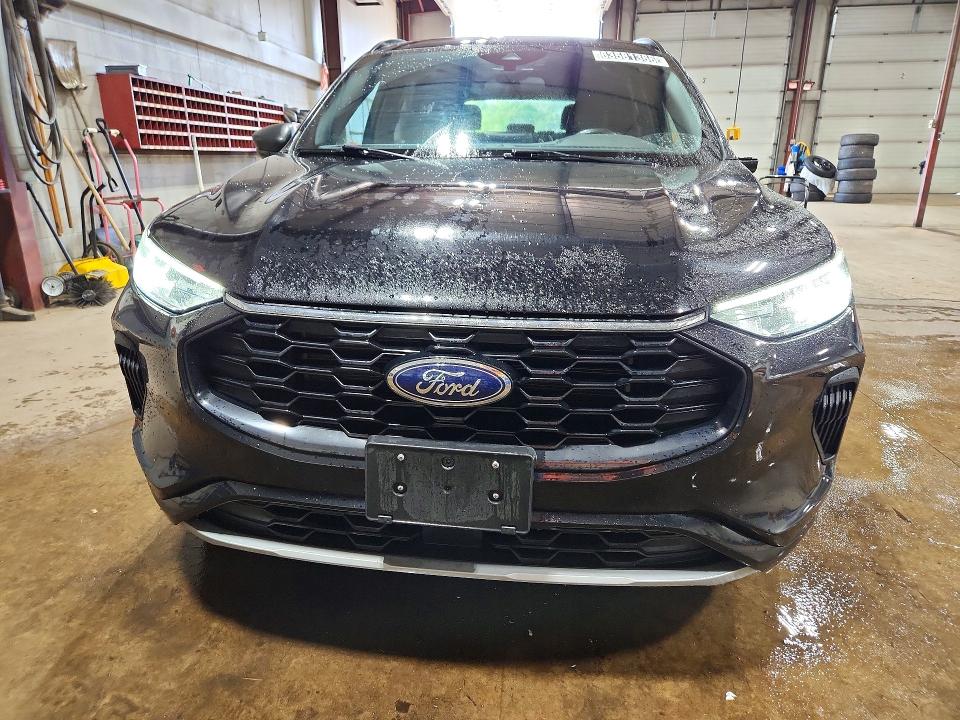 Продажа на аукционе авто 2023 Ford Escape, vin: 1FMCU0MN6PUA79096, номер лота: 63581366