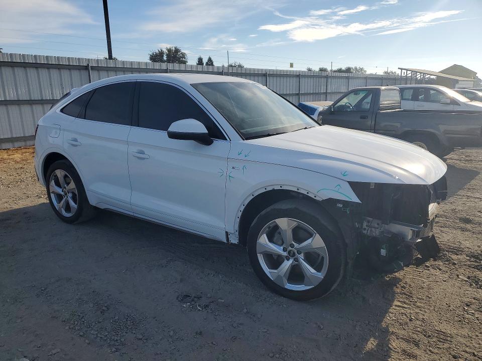 65162266 :رقم المزاد ، WA15AAFYXM2114873 vin ، 2021 Audi Q5 مزاد بيع