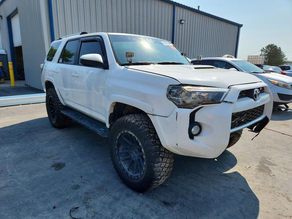 2016 Toyota 4runner მანქანა იყიდება აუქციონზე, vin: JTEBU5JR8G5303429, აუქციონის ნომერი: 64740356