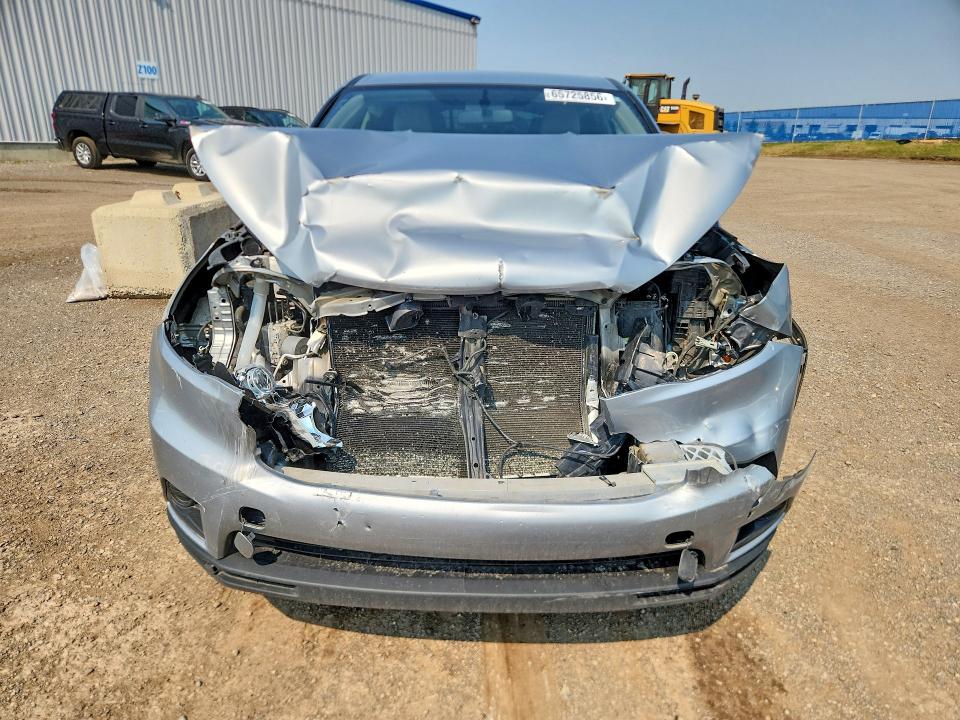 Продаж на аукціоні авто 2015 Toyota Highlander, vin: 5TDBKRFH9FS171551, номер лоту: 65725856