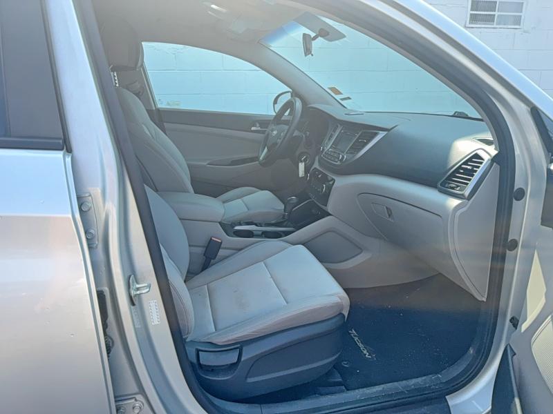 65103296 :رقم المزاد ، KM8J3CA29GU192143 vin ، 2016 Hyundai Tucson مزاد بيع
