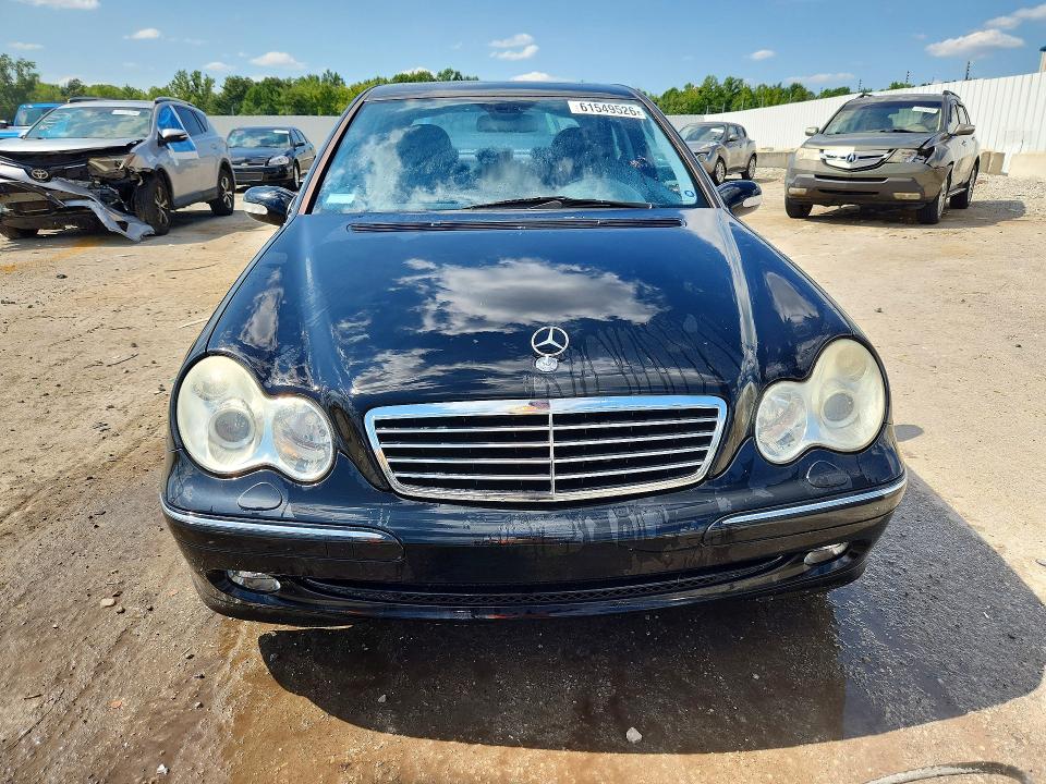 Продажа на аукционе авто 2003 Mercedes-benz C, vin: WDBRF40JX3F429345, номер лота: 61549526