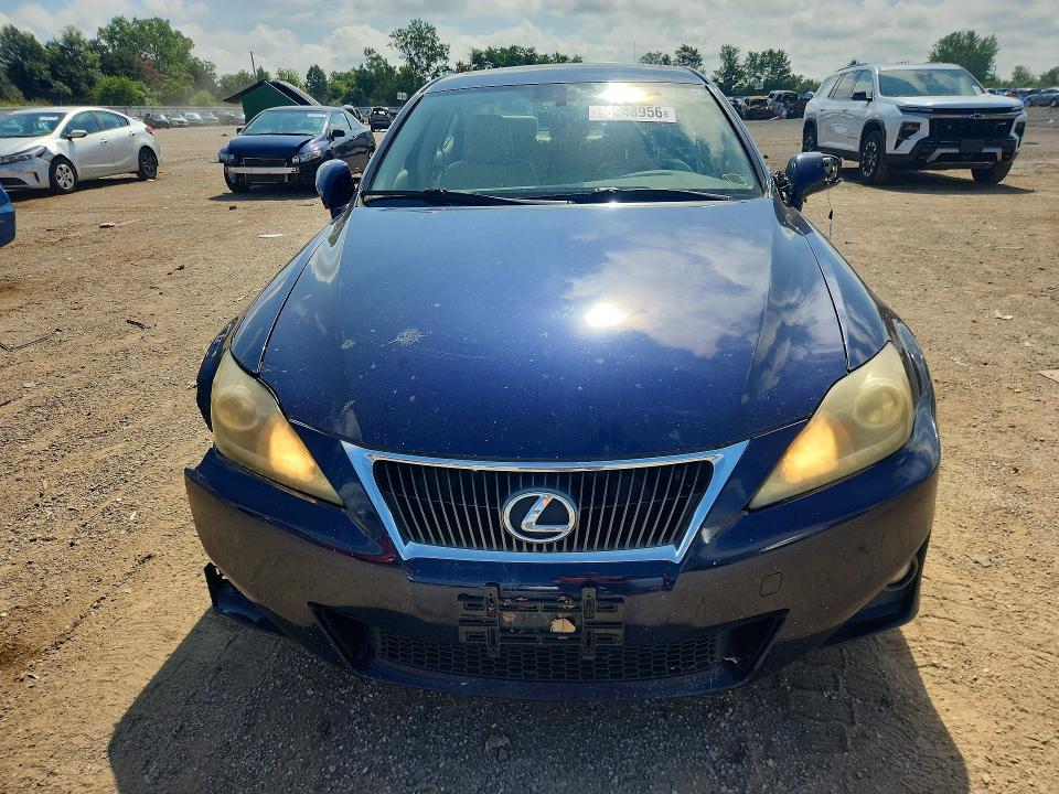 60248956 :رقم المزاد ، JTHCF5C29B5047540 vin ، 2011 Lexus Is مزاد بيع