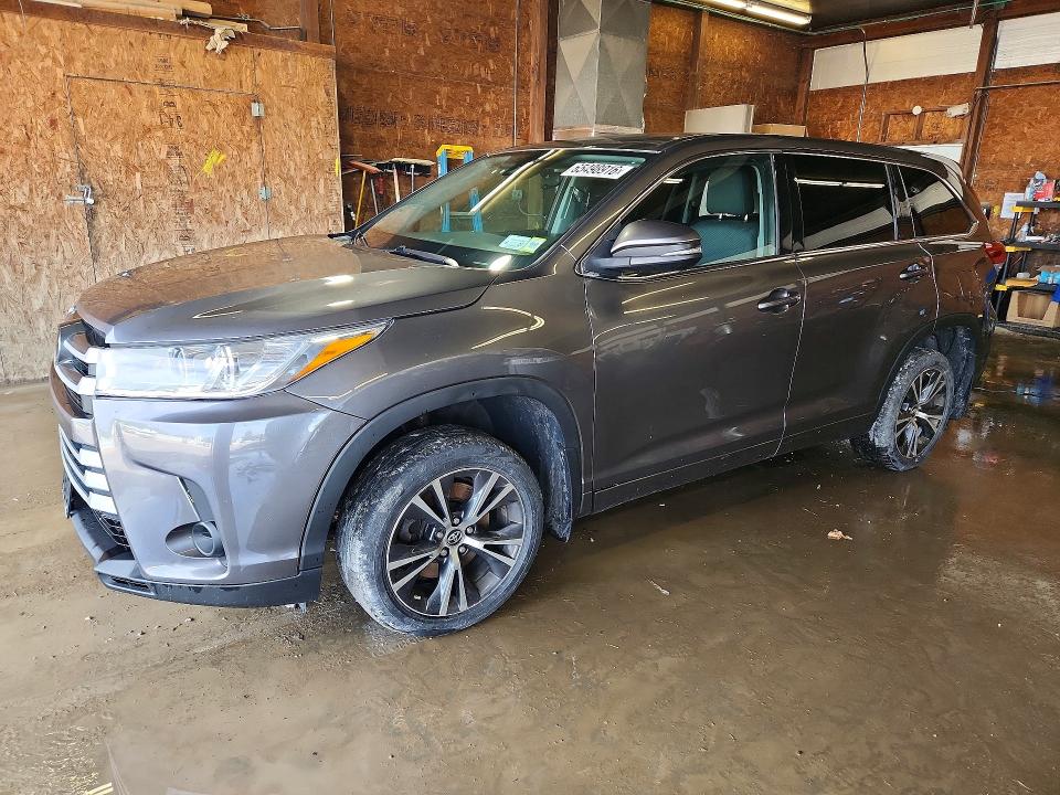 Продаж на аукціоні авто 2018 Toyota Highlander, vin: 5TDBZRFH9JS849400, номер лоту: 65498916