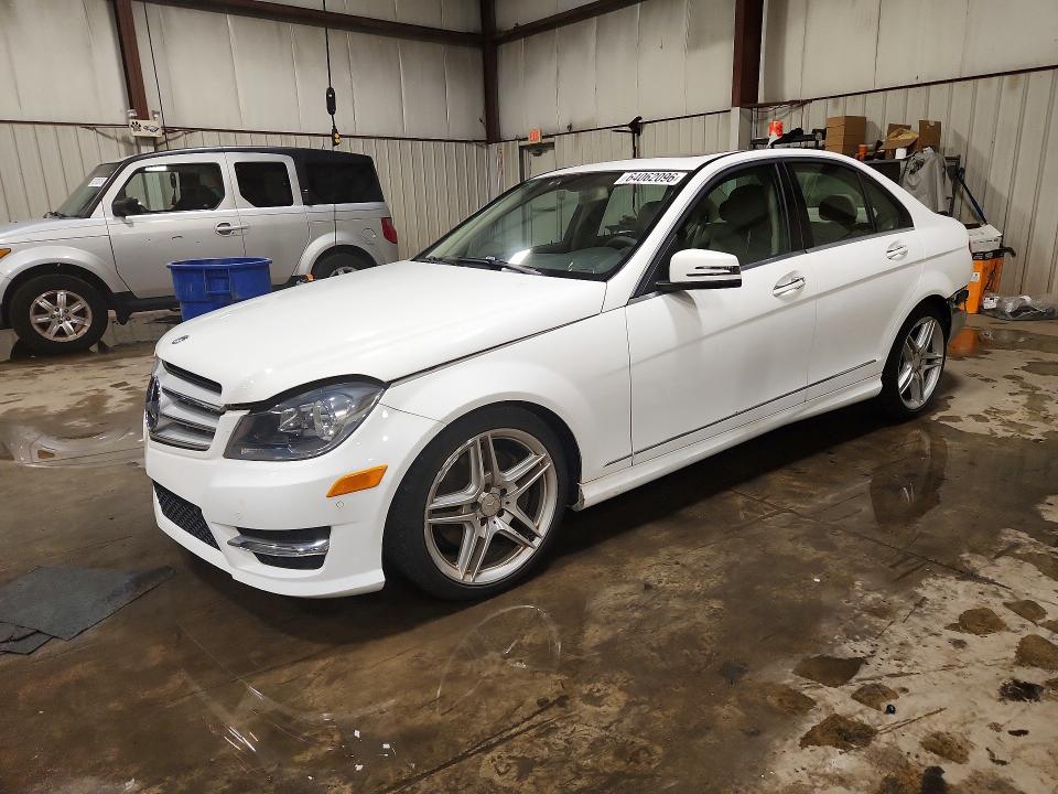 Aukcja sprzedaży 2013 Mercedes-benz C, vin: WDDGF8AB1DR281714, numer aukcji: 64062096