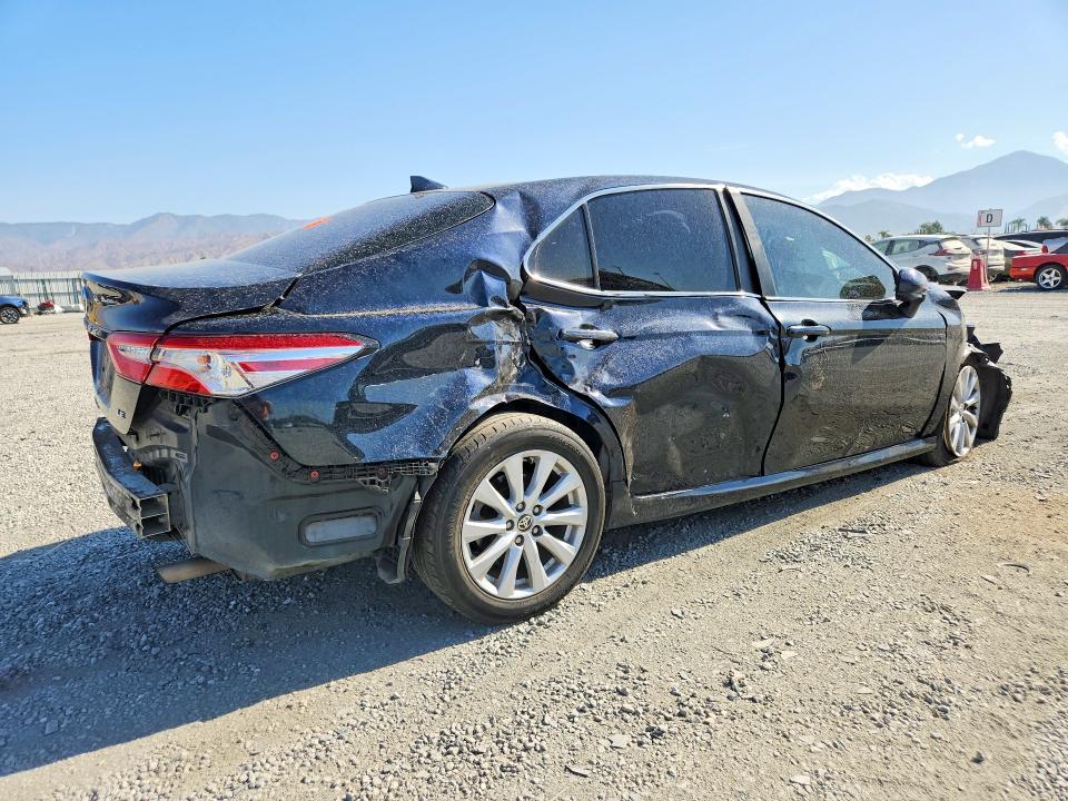 65904866 :رقم المزاد ، 4T1C11AK0LU986591 vin ، 2020 Toyota Camry مزاد بيع