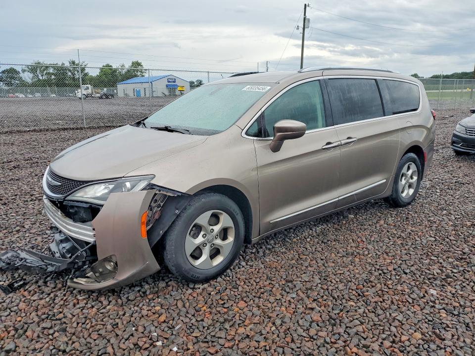 Продажа на аукционе авто 2017 Chrysler Pacifica, vin: 2C4RC1EG4HR734992, номер лота: 65035456