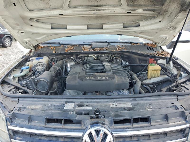 2011 Volkswagen Touareg მანქანა იყიდება აუქციონზე, vin: WVGFF9BP4BD005832, აუქციონის ნომერი: 64034496