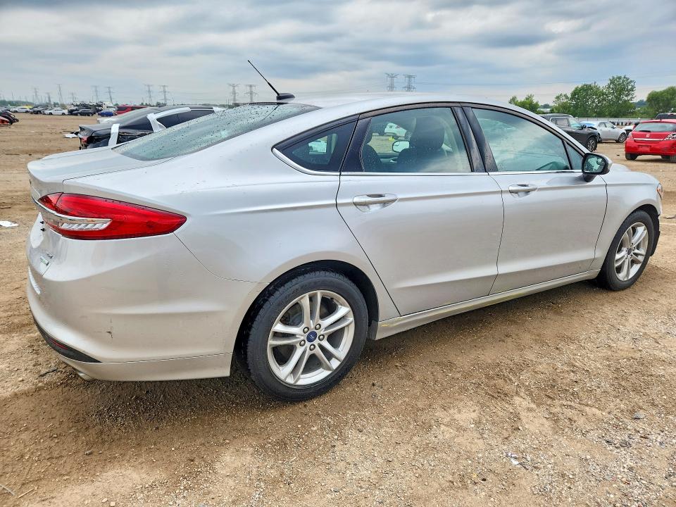 63925226 :رقم المزاد ، 3FA6P0HD0JR201613 vin ، 2018 Ford Fusion مزاد بيع