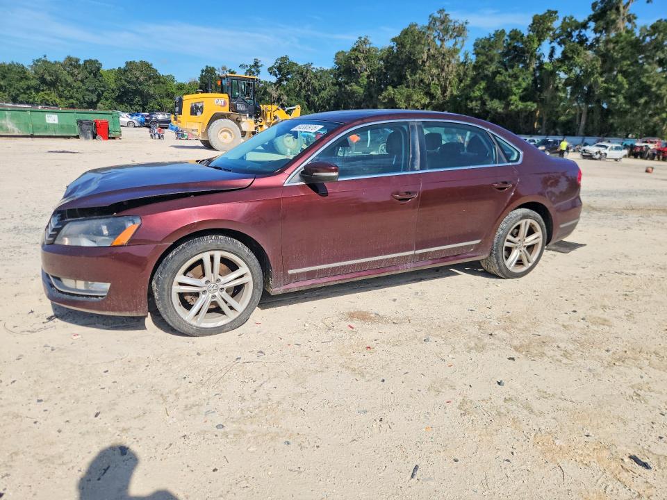 64380976 :رقم المزاد ، 1VWBN7A30DC102685 vin ، 2013 Volkswagen Passat مزاد بيع