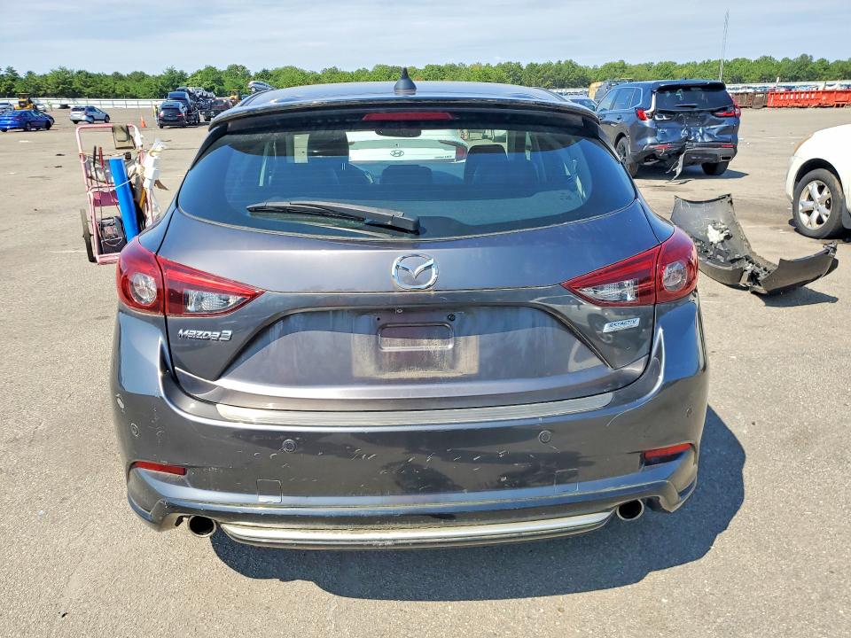 65998046 :رقم المزاد ، 3MZBN1M39JM250868 vin ، 2018 Mazda 3 مزاد بيع