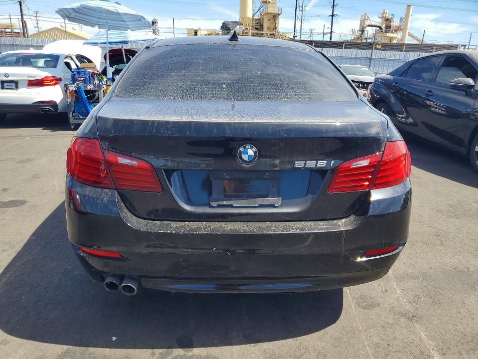 64153336 :رقم المزاد ، WBA5A5C55FD514190 vin ، 2015 Bmw 528 مزاد بيع