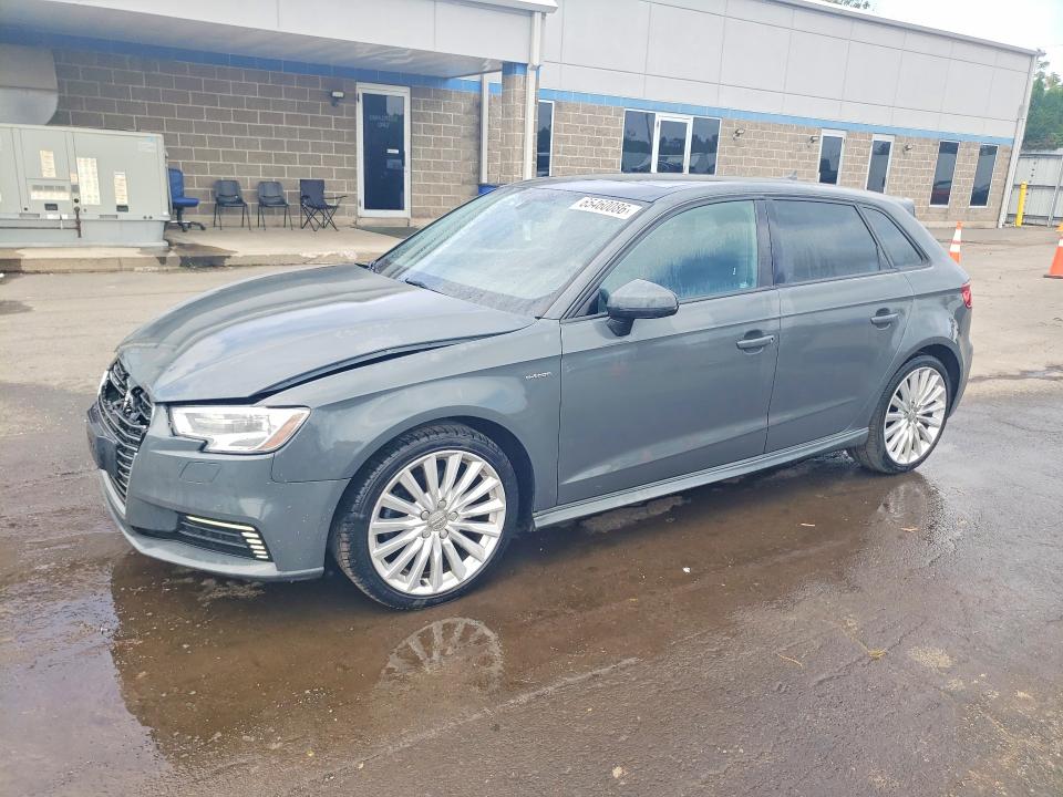 65460086 :رقم المزاد ، WAUUPBFF1HA090525 vin ، 2017 Audi A3 مزاد بيع