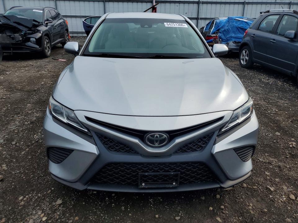 Продажа на аукционе авто 2018 Toyota Camry, vin: 4T1B11HK3JU132371, номер лота: 64251306