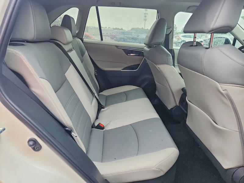 63111516 :رقم المزاد ، 4T3B6RFV8NU076373 vin ، 2022 Toyota Rav4 مزاد بيع