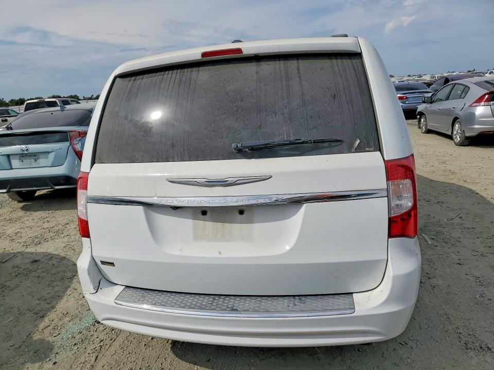 66190196 :رقم المزاد ، 2C4RC1BG0FR718094 vin ، 2015 Chrysler Town & Country مزاد بيع