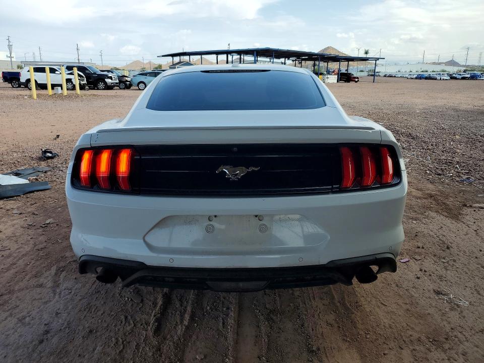 64511676 :رقم المزاد ، 1FA6P8TH8J5118166 vin ، 2018 Ford Mustang مزاد بيع