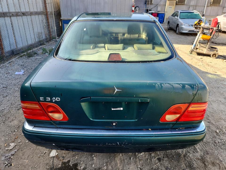 64221276 :رقم المزاد ، WDBJF55F2TJ019255 vin ، 1996 Mercedes-benz E مزاد بيع