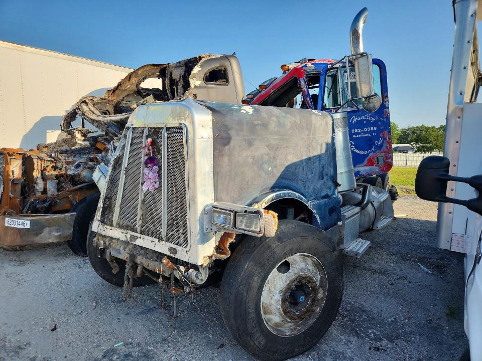 1998 Peterbilt 379 მანქანა იყიდება აუქციონზე, vin: 1XP5DB9X1WN448960, აუქციონის ნომერი: 60868916