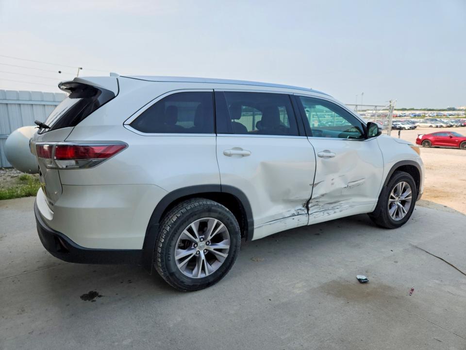 2015 Toyota Highlander მანქანა იყიდება აუქციონზე, vin: 5TDJKRFH0FS215562, აუქციონის ნომერი: 60992756