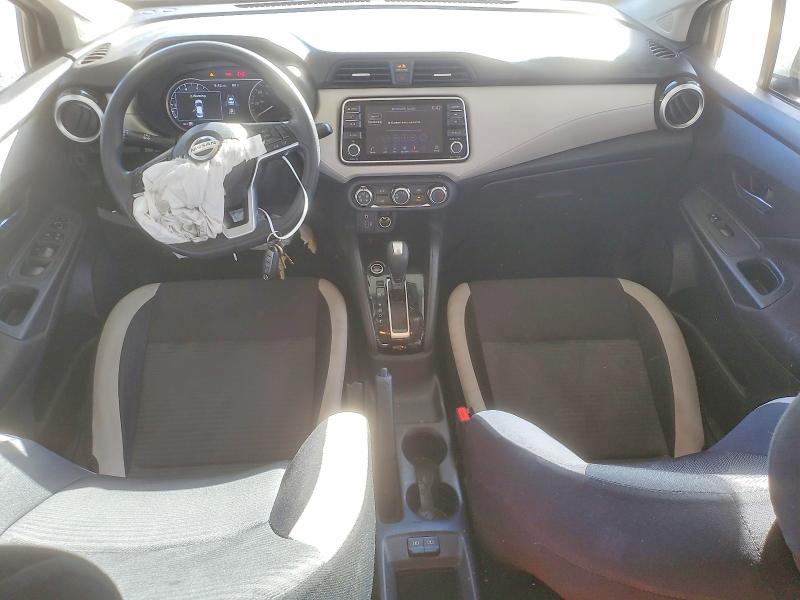 66308156 :رقم المزاد ، 3N1CN8EV2ML828595 vin ، 2021 Nissan Versa مزاد بيع