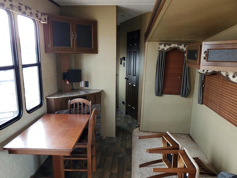 Продажа на аукционе авто 2016 Keystone Retreat, vin: 4YDT39F25GW260268, номер лота: 61760816