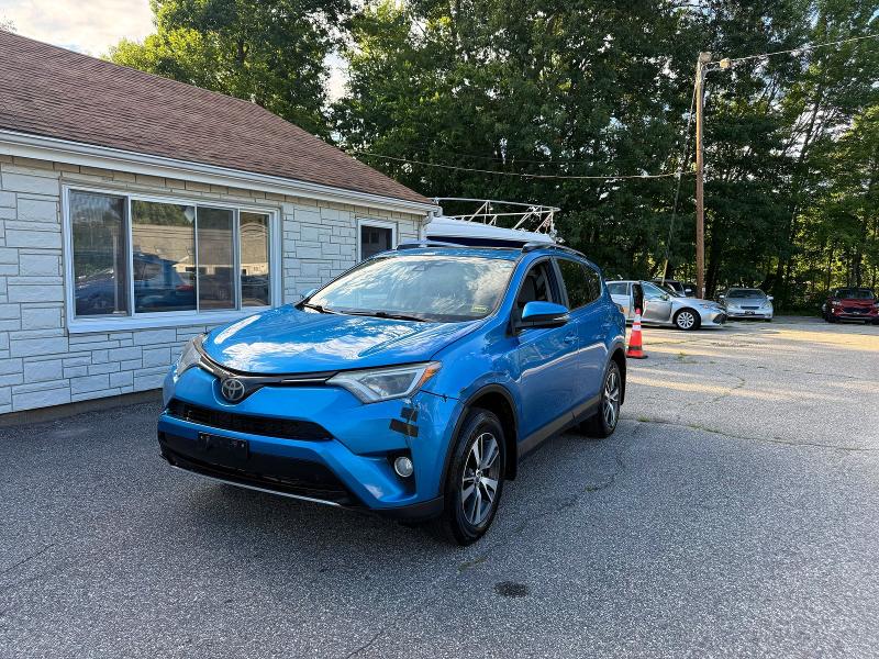 2017 Toyota Rav4 მანქანა იყიდება აუქციონზე, vin: JTMRFREV2HJ168047, აუქციონის ნომერი: 63856576