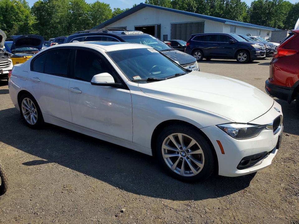 Продаж на аукціоні авто 2017 Bmw 320, vin: WBA8E1G59HNU14479, номер лоту: 63987266