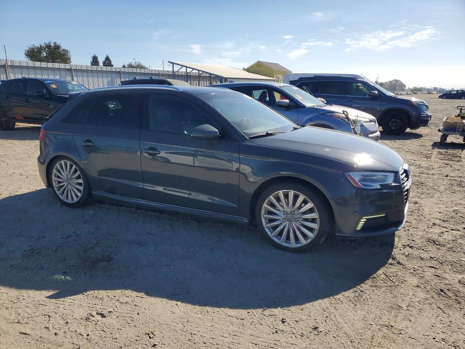 Aukcja sprzedaży 2017 Audi A3, vin: WAUUPBFF5HA116608, numer aukcji: 64105736