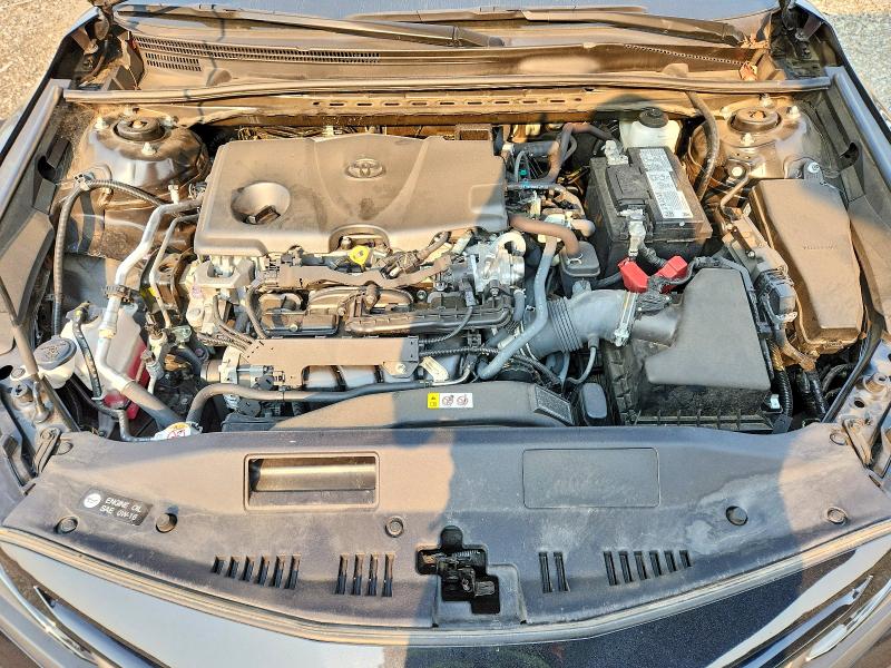 63904286 :رقم المزاد ، 4T1G11BK5MU035725 vin ، 2021 Toyota Camry مزاد بيع