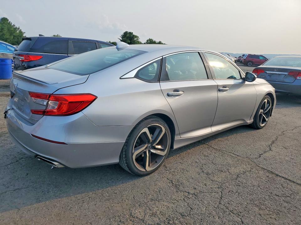 64740606 :رقم المزاد ، 1HGCV1F39JA124075 vin ، 2018 Honda Accord مزاد بيع
