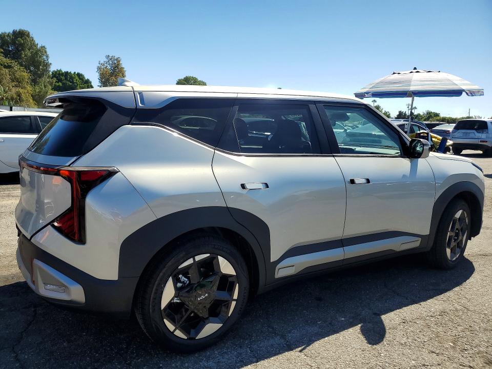 Продажа на аукционе авто 2027 Kia Seltos, vin: KNDEL3D33V7015111, номер лота: 65636266