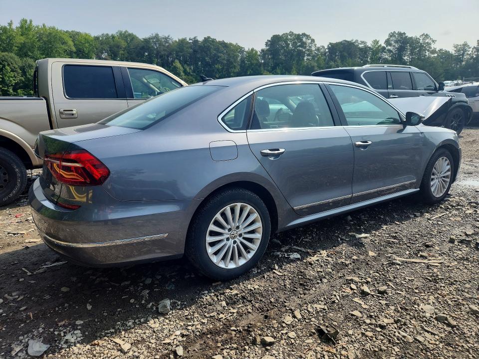 Продаж на аукціоні авто 2017 Volkswagen Passat, vin: 1VWBT7A30HC021956, номер лоту: 64573116