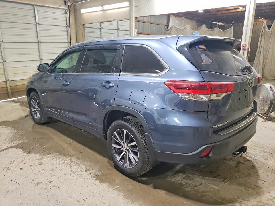 66610206 :رقم المزاد ، 5TDJZRFH3HS440797 vin ، 2017 Toyota Highlander مزاد بيع