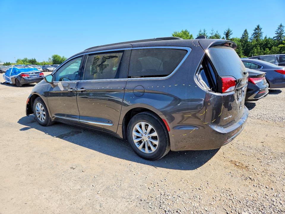 63151566 :رقم المزاد ، 2C4RC1BG9HR628607 vin ، 2017 Chrysler Pacifica مزاد بيع