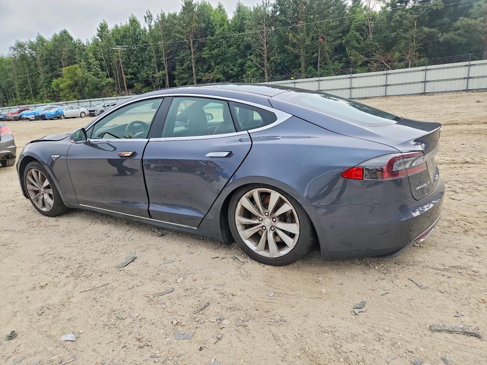 65859446 :رقم المزاد ، 5YJSA1H29FFP74601 vin ، 2015 Tesla Model S مزاد بيع