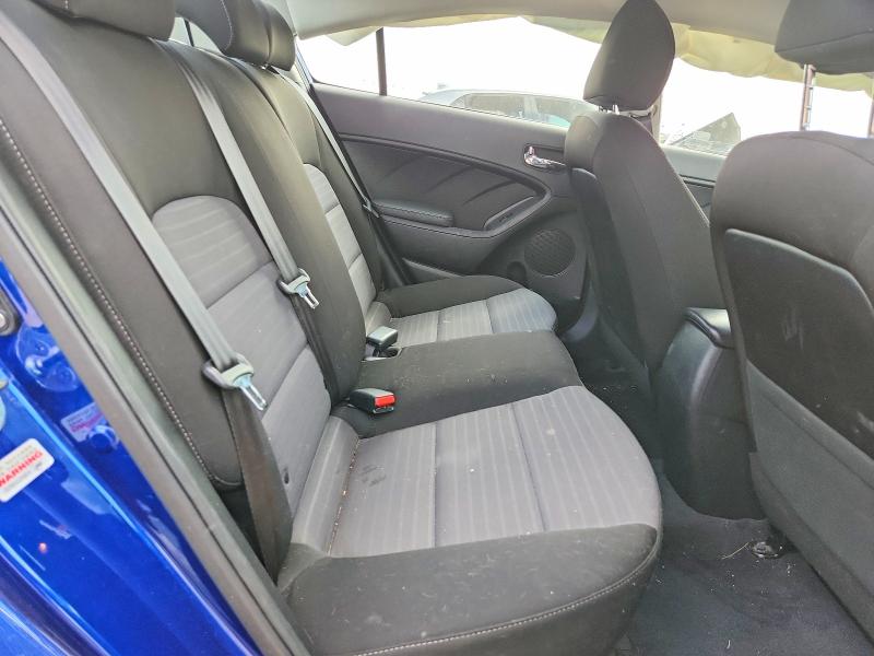 66311536 :رقم المزاد ، 3KPFL4A7XJE213275 vin ، 2018 Kia Forte مزاد بيع