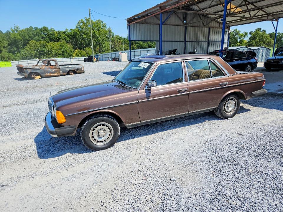 1985 Mercedes-benz 300 მანქანა იყიდება აუქციონზე, vin: WDBAB33CXFA272238, აუქციონის ნომერი: 65902846
