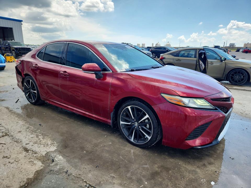 2018 Toyota Camry მანქანა იყიდება აუქციონზე, vin: 4T1B61HK4JU586873, აუქციონის ნომერი: 65035716