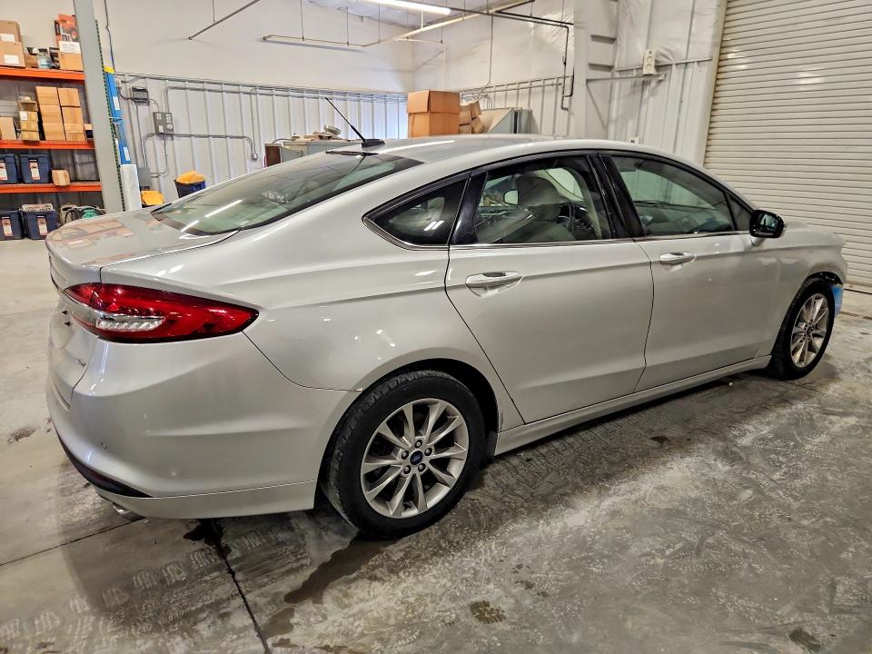 Продажа на аукционе авто 2017 Ford Fusion, vin: 3FA6P0H71HR383228, номер лота: 65754646