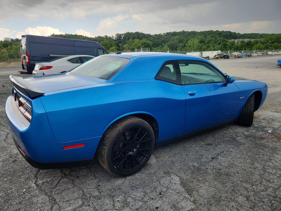 63936926 :رقم المزاد ، 2C3CDZBT1JH328025 vin ، 2018 Dodge Challenger مزاد بيع