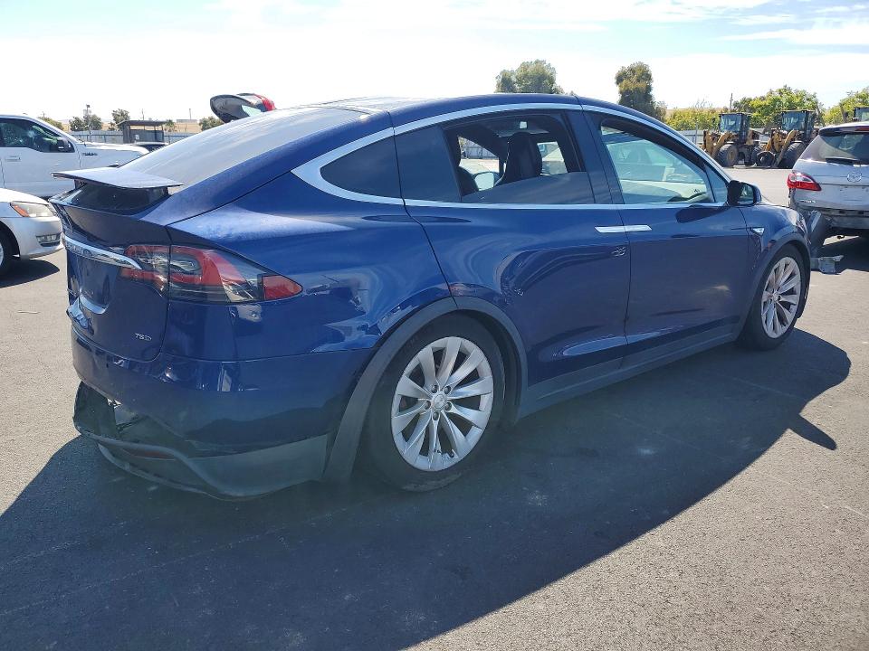 65728546 :رقم المزاد ، 5YJXCBE27GF015649 vin ، 2016 Tesla Model X مزاد بيع