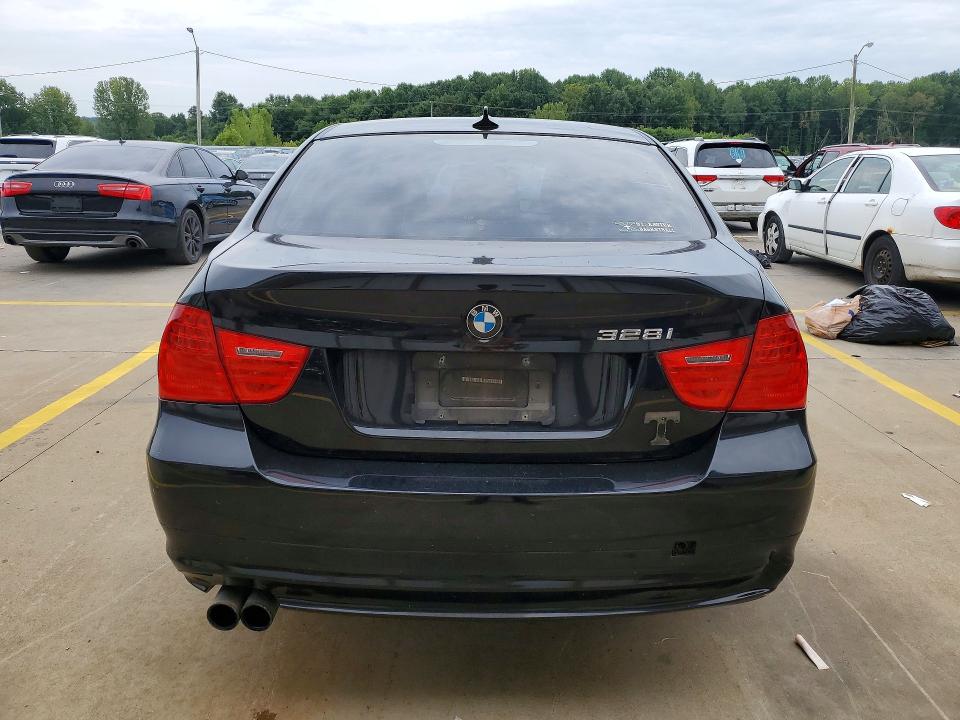 66489366 :رقم المزاد ، WBAPH7C50BE680654 vin ، 2011 Bmw 328 مزاد بيع