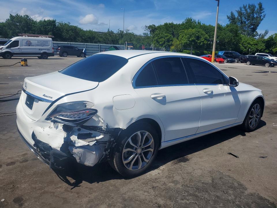 2016 Mercedes-benz C მანქანა იყიდება აუქციონზე, vin: 55SWF4KB1GU135139, აუქციონის ნომერი: 64473436