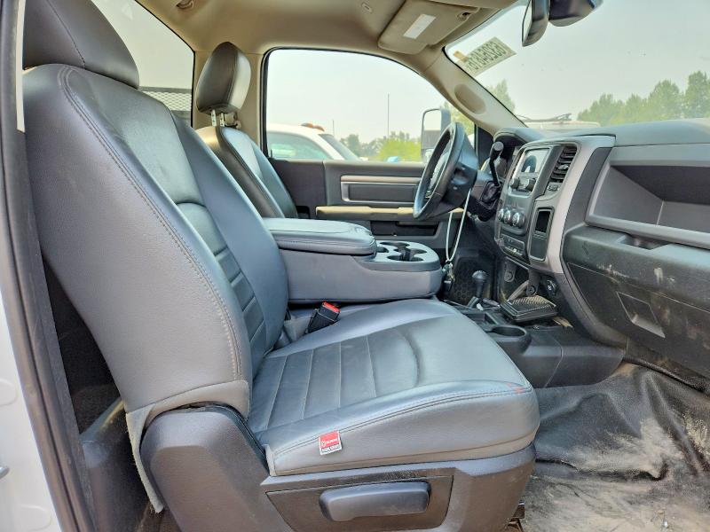 63264816 :رقم المزاد ، 3C7WRNBJ6HG604231 vin ، 2017 Ram 5500 مزاد بيع