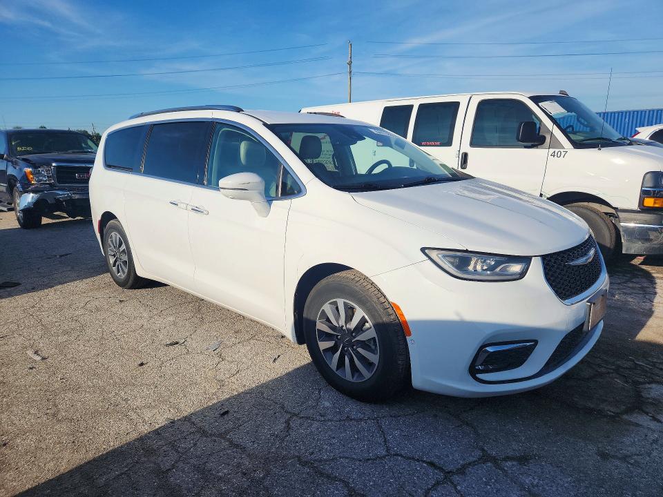 Продаж на аукціоні авто 2021 Chrysler Pacifica, vin: 2C4RC1L75MR585876, номер лоту: 64473866