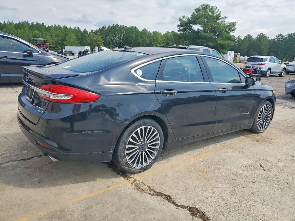 66836776 :رقم المزاد ، 3FA6P0RU2JR102774 vin ، 2018 Ford Fusion مزاد بيع