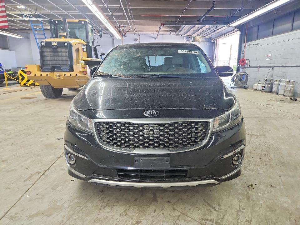 66199976 :رقم المزاد ، KNDME5C17H6278973 vin ، 2017 Kia Sedona مزاد بيع